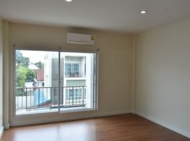 3 Bedroom Townhouse for rent at Nalin Avenue 2, Saphan Sung, Saphan Sung