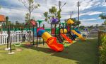 Детская площадка на открытом воздухе at Villa Asiatic