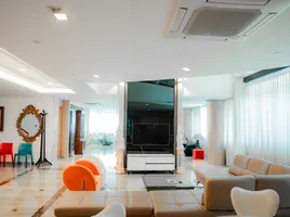 3 Schlafzimmer Appartement zu vermieten im Royal River Place, Bang Phongphang, Yan Nawa