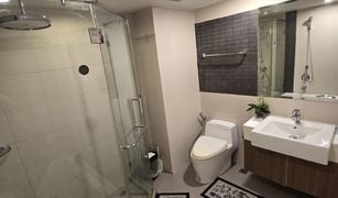 1 Bedroom Condo for sale in Khlong Tan Nuea, Bangkok The Crest Sukhumvit 49