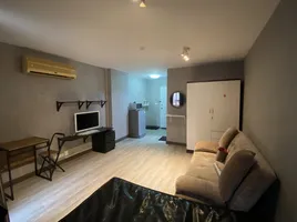 Studio Appartement zu verkaufen im Itsara Condominium, Hua Mak, Bang Kapi