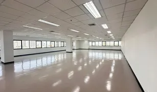 N/A Office for sale in Khlong Tan Nuea, Bangkok Sorachai Building