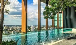 Фото 2 of the Communal Pool at Whizdom Avenue Ratchada - Ladprao