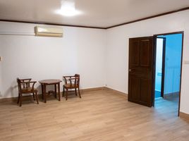 3 спален Таунхаус for rent in Phra Khanong, Кхлонг Тоеи, Phra Khanong