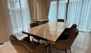Дом, 4 спальни на продажу в Saphan Sung, Бангкок 