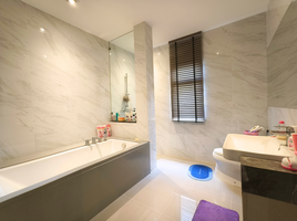 4 спален Дом на продажу в Bangkok Boulevard Rama 9, Saphan Sung