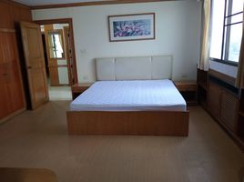 2 Schlafzimmer Appartement zu vermieten im Supalai Place, Khlong Tan Nuea