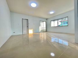 5 спален Склад for rent in Нонтабури, Lam Pho, Bang Bua Thong, Нонтабури