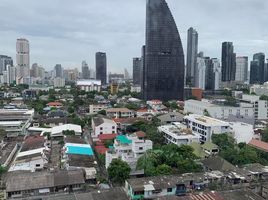 1 Schlafzimmer Wohnung zu verkaufen im Oka Haus, Khlong Tan