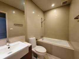 2 спален Квартира в аренду в Noble Refine, Khlong Tan