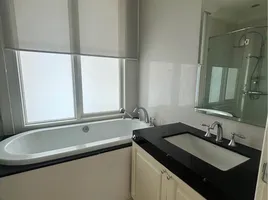 2 Bedroom Condo for rent at Royce Private Residences, Khlong Toei Nuea