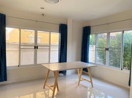 3 Schlafzimmer Villa zu vermieten im Koolpunt Ville 15 Park Avenue, San Pu Loei, Doi Saket