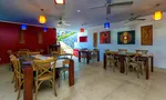 Ресторан на территории at Karon Butterfly