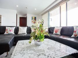 3 Bedroom Apartment for rent at Baan Saraan, Khlong Toei Nuea