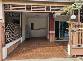 3 Bedroom Townhouse for sale at Prukasa Ville Petchkasem-Phutthamonthon Sai 4, Krathum Lom