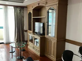 2 Bedroom Condo for rent at Las Colinas, Khlong Toei Nuea