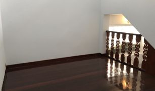 3 Bedrooms Townhouse for sale in Arun Ammarin, Bangkok Baan Butsabakam Village