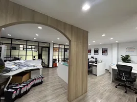 178 m² Office for rent in Bangkok Christian College, Si Lom, Si Lom