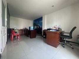 ทาวน์เฮ้าส์ 4 ห้องนอน ให้เช่า ในโครงการ บ้านวโรดมเพลส, หนองบอน
