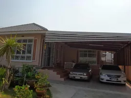3 Schlafzimmer Villa zu verkaufen im Mu Ban Ploen Paksa, Wang Phong