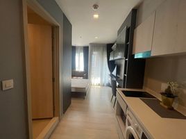 Studio Condo for rent at Life One Wireless, Lumphini