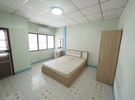 2 Schlafzimmer Reihenhaus zu vermieten in Thailand, Thung Sukhla, Si Racha, Chon Buri, Thailand