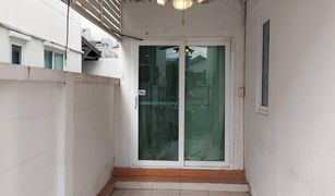3 Bedrooms Townhouse for sale in Lat Phrao, Bangkok Baan Klang Muang Chokchai 4