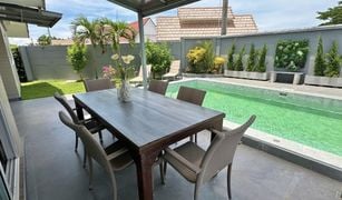 Вилла, 2 спальни на продажу в Тхап Таи, Хуа Хин Dusita Lakeside Village 2