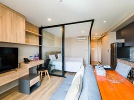 1 спален Кондо в аренду в Blossom Condo @ Sathorn-Charoenrat, Yan Nawa