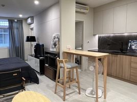 Studio Condo for rent at Baan Klangkrung, Sam Sen Nai, Phaya Thai