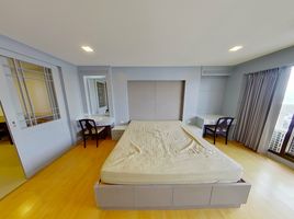 1 спален Кондо в аренду в Nusa State Tower Condominium, Si Lom