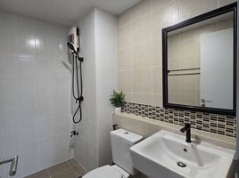 1 Bedroom Apartment for sale at The Green Places Condominium, Ratsada