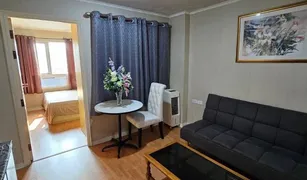 1 Bedroom Condo for sale in Sam Sen Nok, Bangkok Lumpini Ville Cultural Center