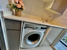 1 Schlafzimmer Wohnung zu verkaufen im Metro Luxe Rama 4, Khlong Toei