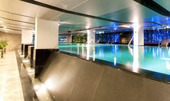 图片 2 of the 游泳池 at Qiss Residence by Bliston 