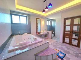 8 Bedroom House for sale at Phutara, Nong Prue, Pattaya