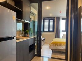 1 Bedroom Apartment for rent at XT Huaikhwang, Din Daeng, Din Daeng, Bangkok