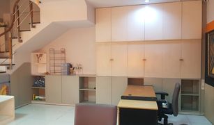 6 Bedrooms Office for sale in Din Daeng, Bangkok 