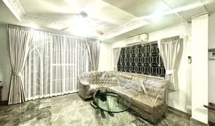 7 Bedrooms House for sale in Chimphli, Bangkok 