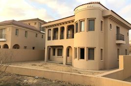 5 bedroom Villa for sale at Hyde Park in Cairo, Egypt