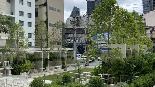 Fotos 5 of the Communal Garden Area at The Strand Thonglor