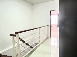 ขายทาวน์เฮ้าส์ 3 ห้องนอน ในโครงการ Busararom Village, เสม็ด, เมืองชลบุรี, ชลบุรี