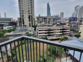 1 спален Квартира в аренду в Rhythm Sathorn, Thung Wat Don