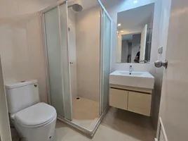 2 спален Кондо в аренду в Metro Luxe Kaset, Sena Nikhom