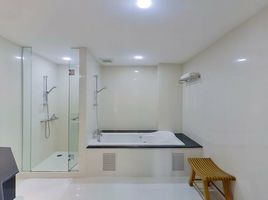 1 Bedroom Condo for rent at Empire Sawatdi, Khlong Toei Nuea