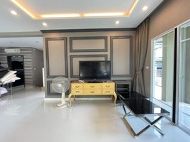 3 Schlafzimmer Haus zu vermieten im Passorn Prestige Luxe Pattanakarn 38, Suan Luang, Suan Luang