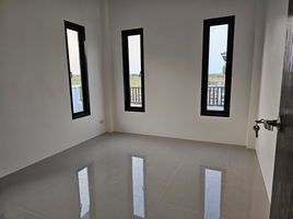 3 Bedroom Villa for sale at Ruenrom Village, Phatthana Nikhom
