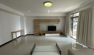 3 Bedrooms Condo for sale in Khlong Tan Nuea, Bangkok Royal Castle