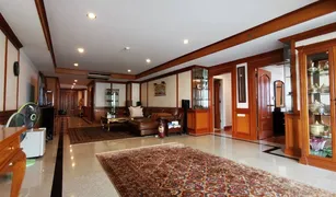 曼谷 Khlong Toei Nuea Las Colinas 3 卧室 公寓 售 