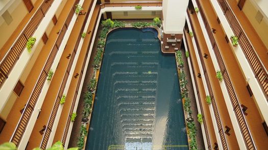 Photo 1 of the Communal Pool at Supalai Oriental Place Sathorn-Suanplu